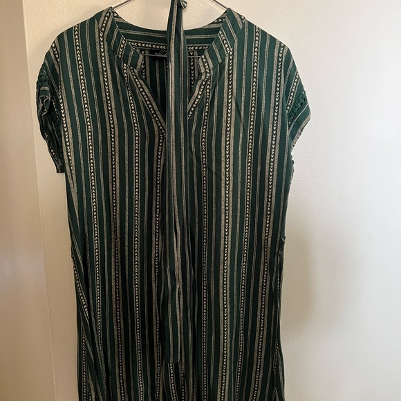 Dress - Picture 4 of 4